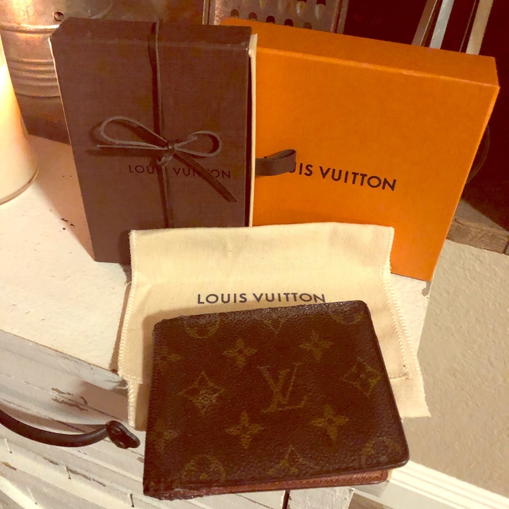 💯 authentic Louis Vuitton vintage Men’s wallet